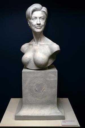 hillary clinton bust w/tatas
